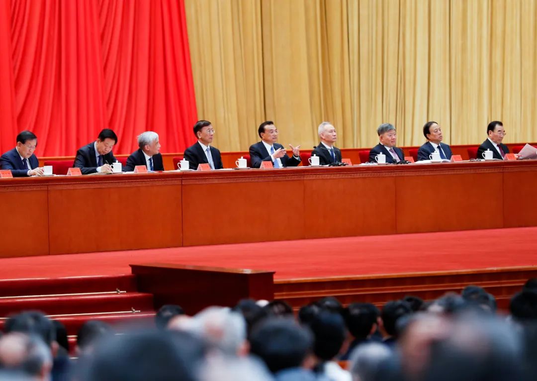 20210529064646254716520.jpg 李克强在两院院士大会、中国科协第十次全国代表大会第二次全体会议上强调 充分发挥人力人才资源优势 依靠科技创新提高发展质量效益2.jpg