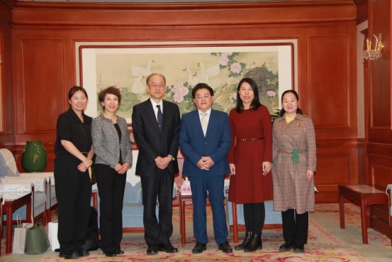 日立综合研究院会长铃木教洋访问我院