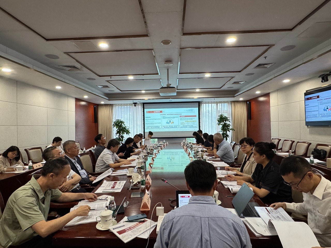 中国工程院工程重点项目“新时期‘有组织科研’的知识生产模式与管理机制研究”项目预结题评审会在京召开