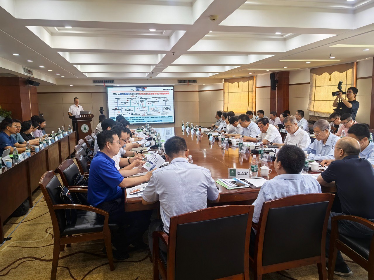 中国工程院院地合作重大项目“湖北省农业微生物产业助推农业生物经济高质量发展战略研究”启动会在武汉召开